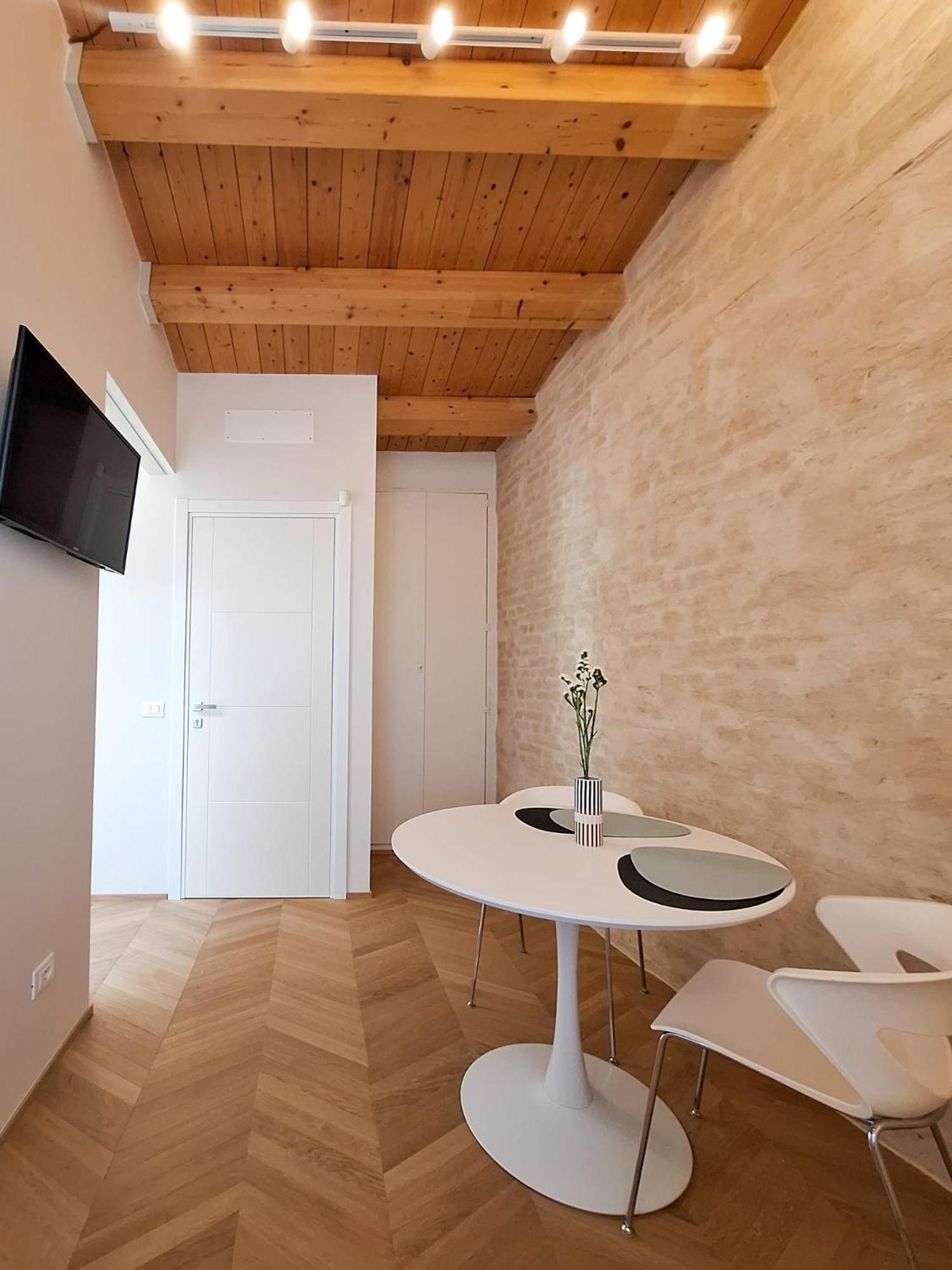 Pensión Palazzo Cortesi *